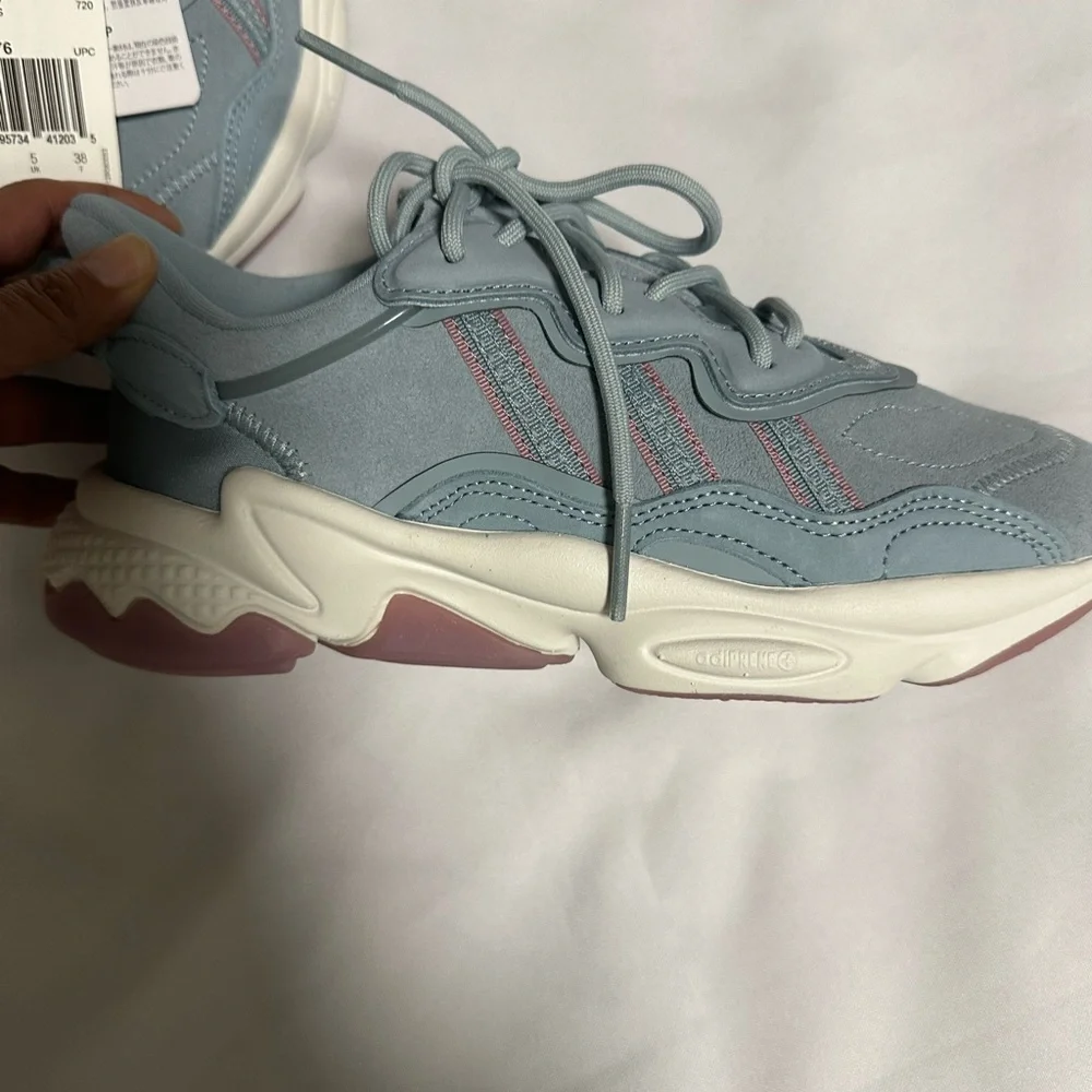 Adidas Women's ozweego Light Blue and Pink Sneakers size 6.5 - Picture 4 of 16